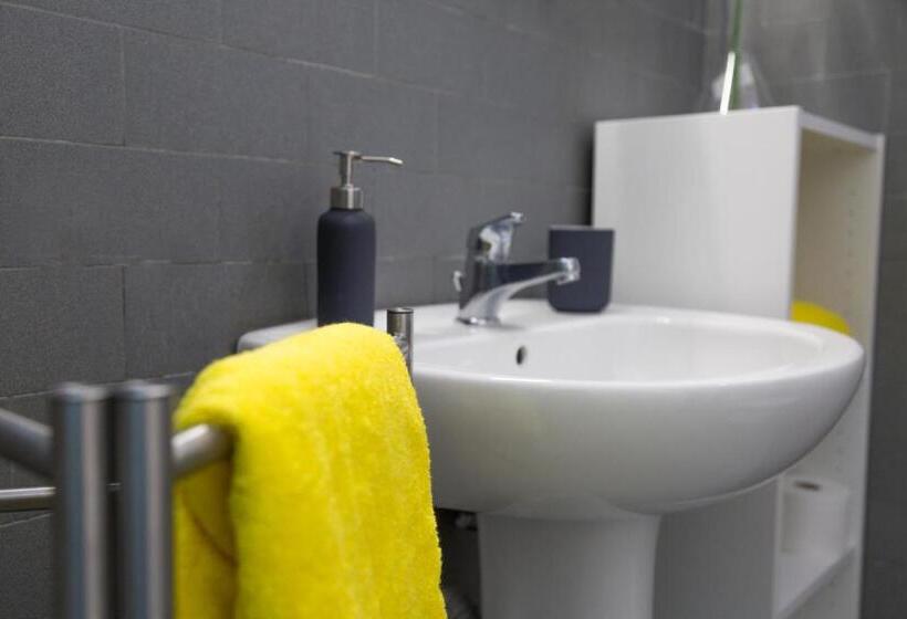 غرفة قياسية رباعية, Tra L Etna E Il Mare B&b