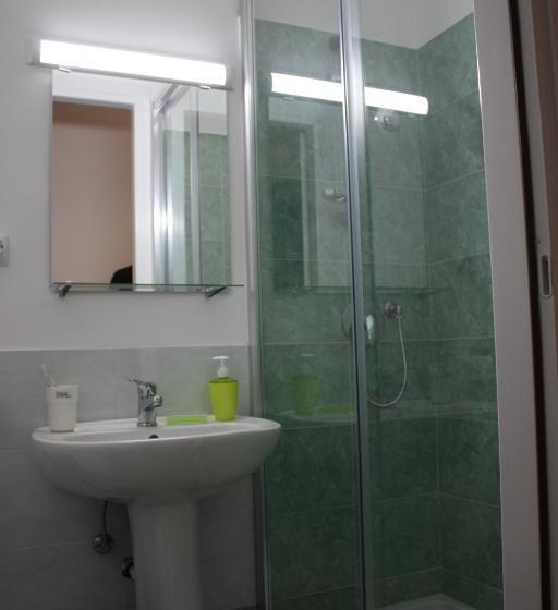 غرفة قياسية ثلاثية, Tra L Etna E Il Mare B&b