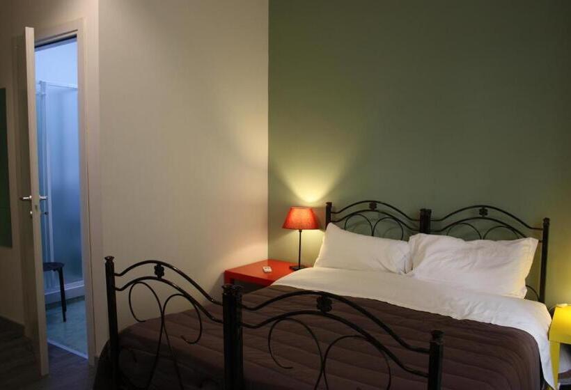 غرفة قياسية ثلاثية, Tra L Etna E Il Mare B&b