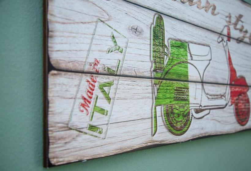 غرفة قياسية ثلاثية, Tra L Etna E Il Mare B&b