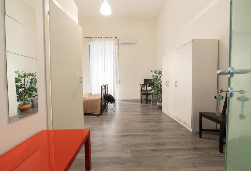 غرفة قياسية ثلاثية, Tra L Etna E Il Mare B&b