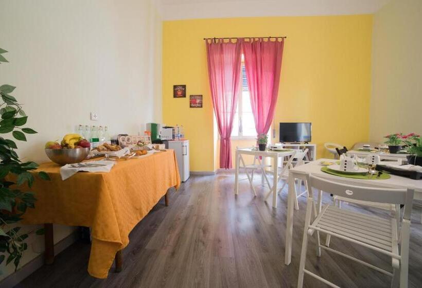 غرفة قياسية ثلاثية, Tra L Etna E Il Mare B&b