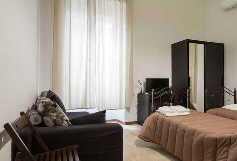 غرفة قياسية ثلاثية, Tra L Etna E Il Mare B&b