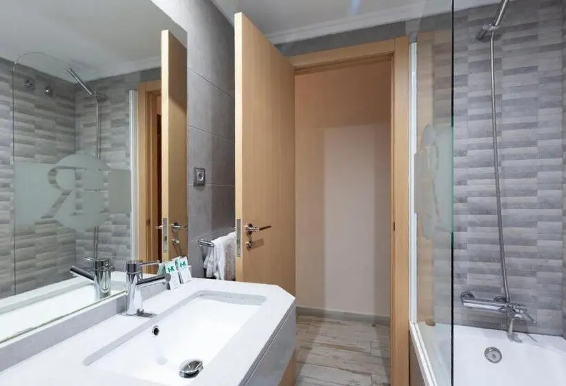 اتاق استاندارد یک نفره, Olympia Ronda Hostel