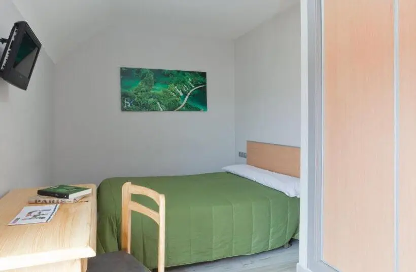 اتاق استاندارد یک نفره, Olympia Ronda Hostel