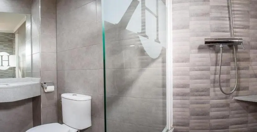 اتاق استاندارد سه نفره, Olympia Ronda Hostel