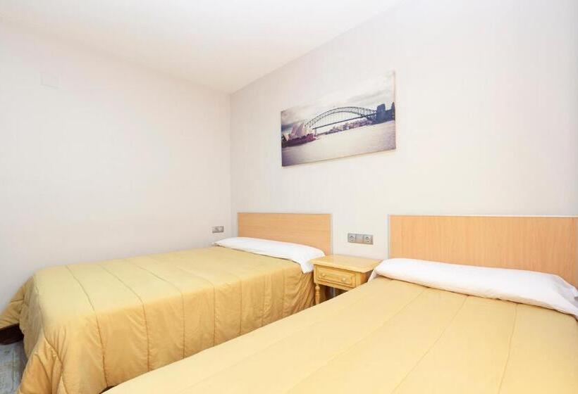 스탠다드 트리플 룸, Olympia Ronda Hostel