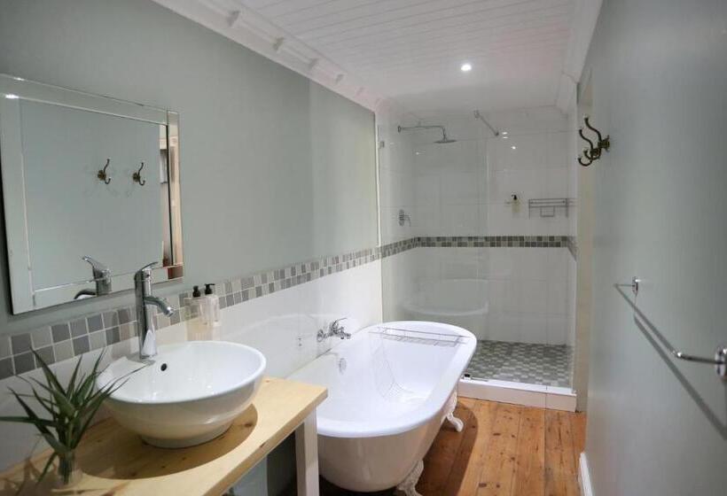 اتاق استاندارد با تخت بزرگ, Newington Place