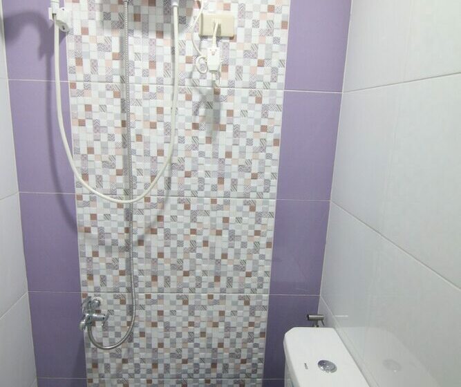 اتاق اکونومی, Juliano