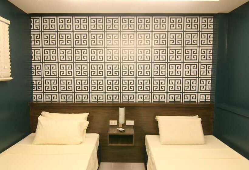 اتاق خانوادگی, Juliano