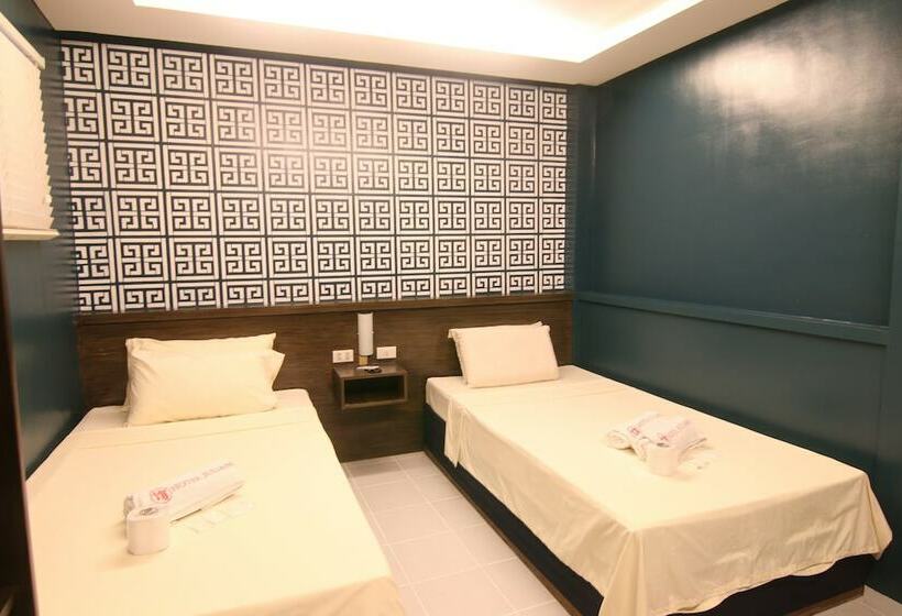 اتاق خانوادگی, Juliano