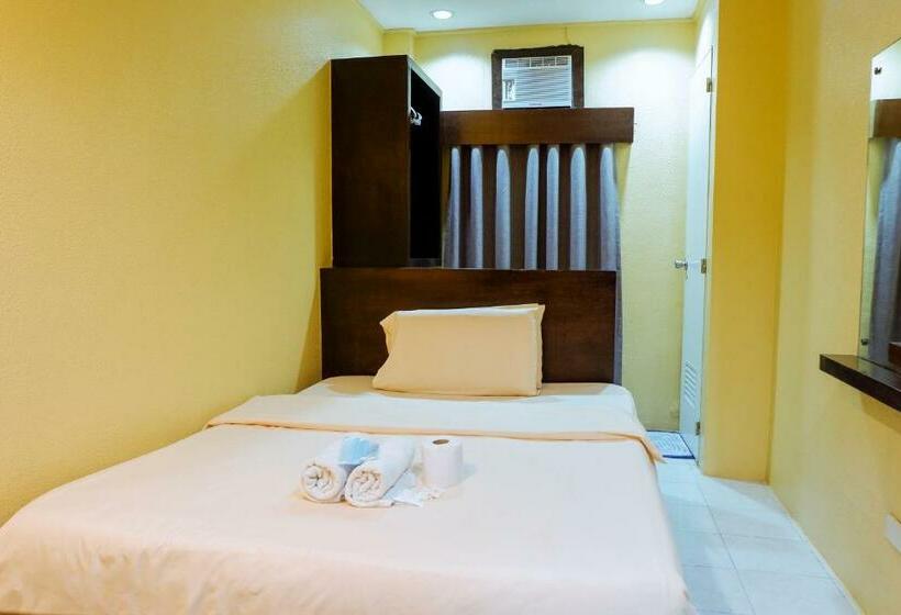 اتاق اکونومی, Juliano