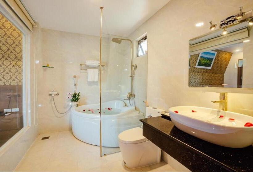 سوئیت با بالکن, Nesta Hotel Phu Quoc