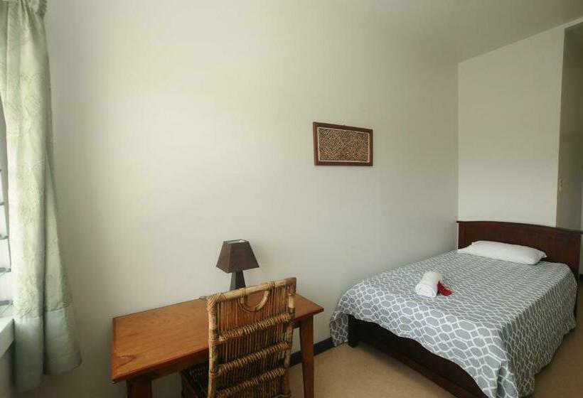 اتاق استاندارد یک نفره, Talofa Inn