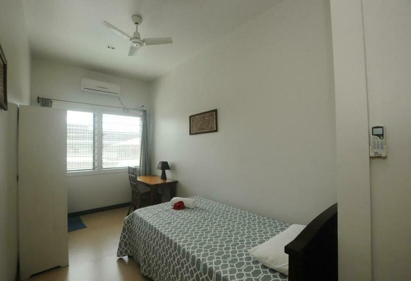 اتاق استاندارد یک نفره, Talofa Inn