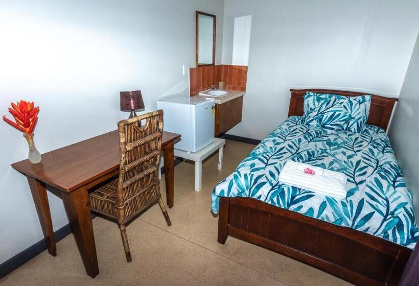 اتاق استاندارد یک نفره, Talofa Inn
