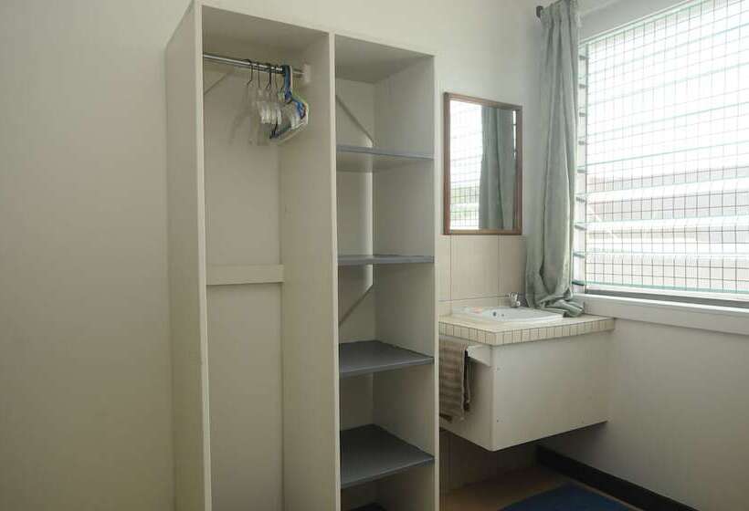 اتاق استاندارد یک نفره, Talofa Inn