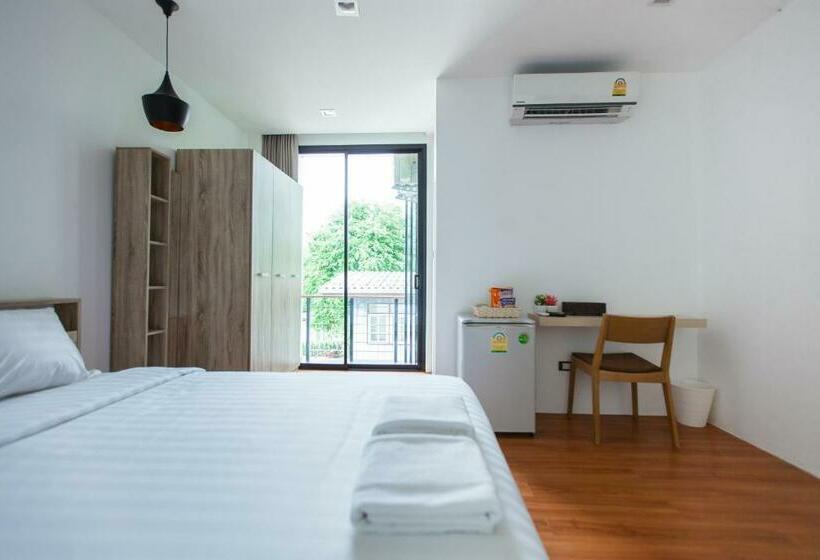 キングサイズベッドのスタンダードルーム, Thamm Residence