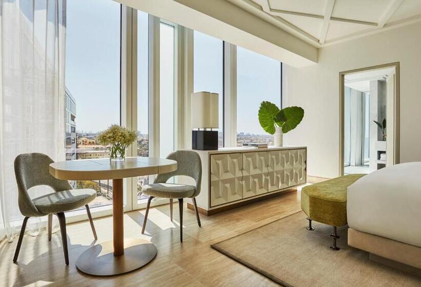 غرفة كلوب سرير كينج, Four Seasons Hotel At The Surf Club