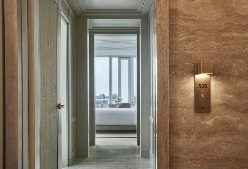 غرفة قياسية سرير كينج لذوى الإحتياجات الخاصة, Four Seasons Hotel At The Surf Club