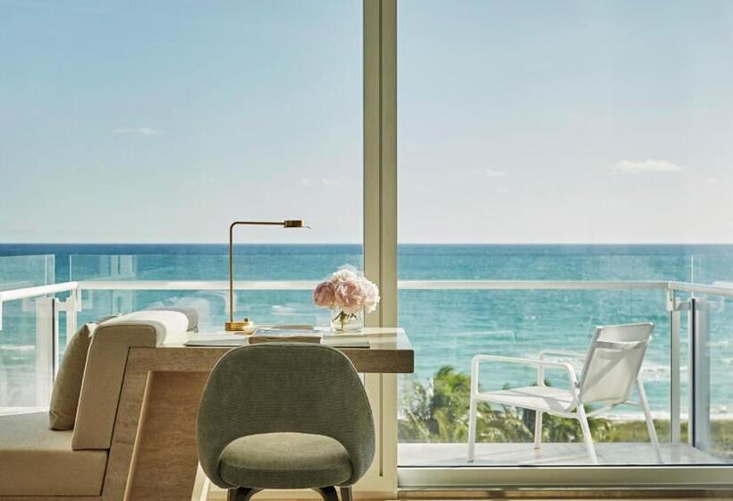 غرفة قياسية سرير كينج, Four Seasons Hotel At The Surf Club