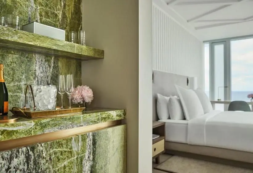 Standard-huone King-vuode, Four Seasons Hotel At The Surf Club