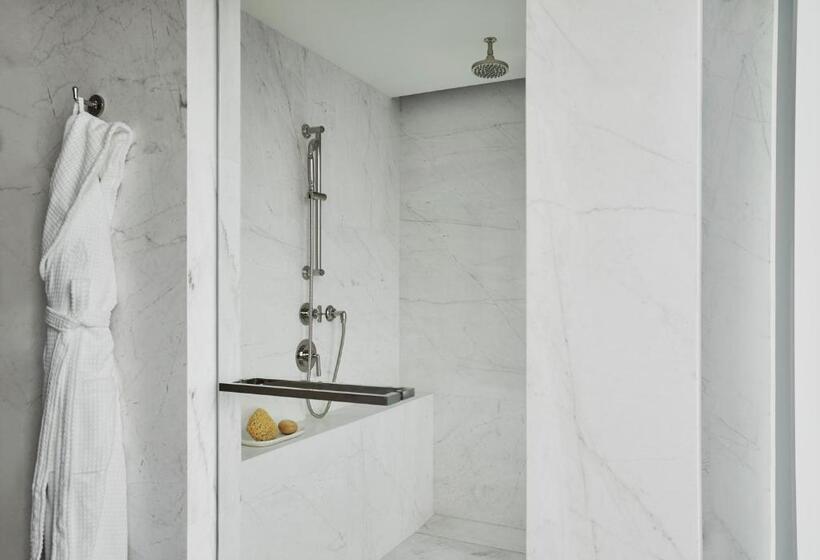 غرفه قياسيه سريرين مزدوجين, Four Seasons Hotel At The Surf Club