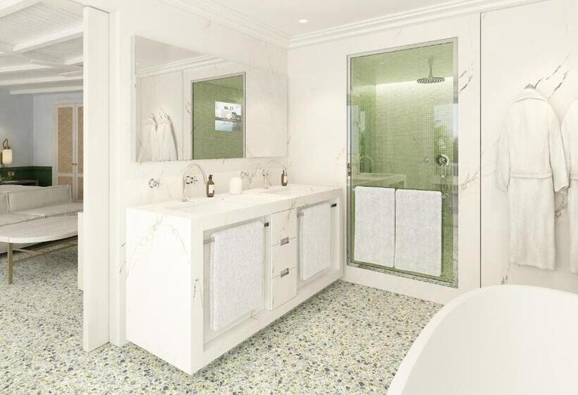 بنجلو قياسى, Four Seasons Hotel At The Surf Club