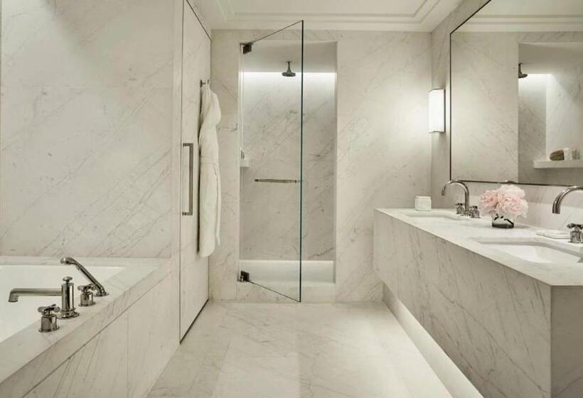 Люкс с Видом, Four Seasons Hotel At The Surf Club
