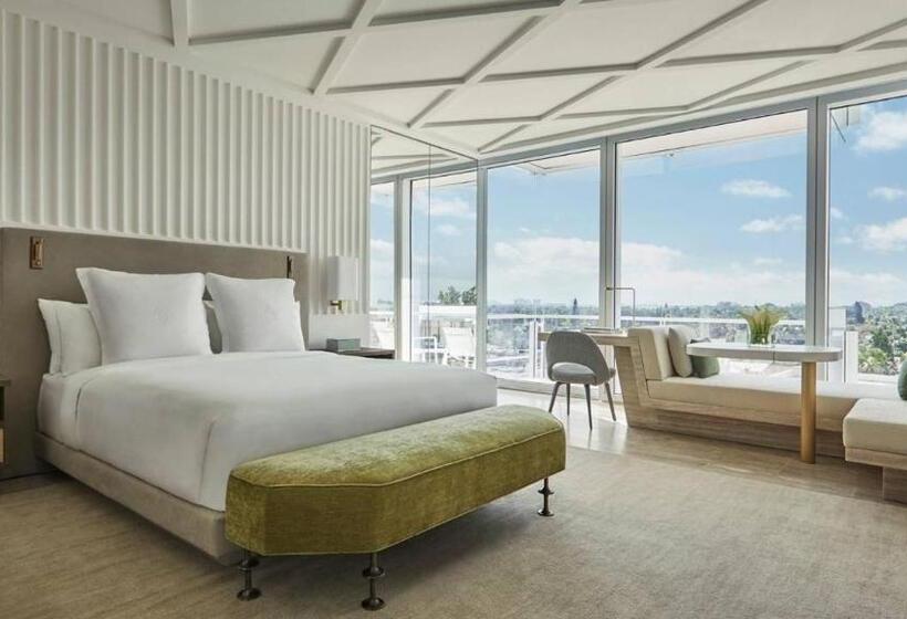 جناح ذو إطلالة, Four Seasons Hotel At The Surf Club