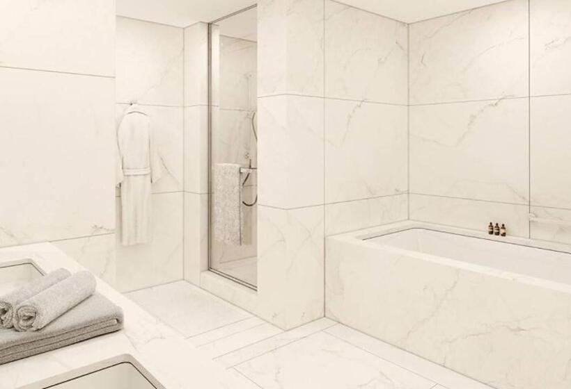 جناح مطلّ علي البحر, Four Seasons Hotel At The Surf Club