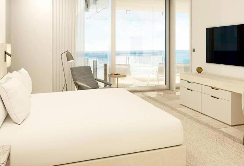 جناح مطلّ علي البحر, Four Seasons Hotel At The Surf Club