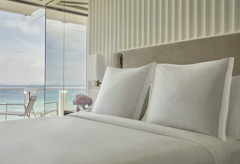 غرفه قياسيه سريرين مزدوجين, Four Seasons Hotel At The Surf Club