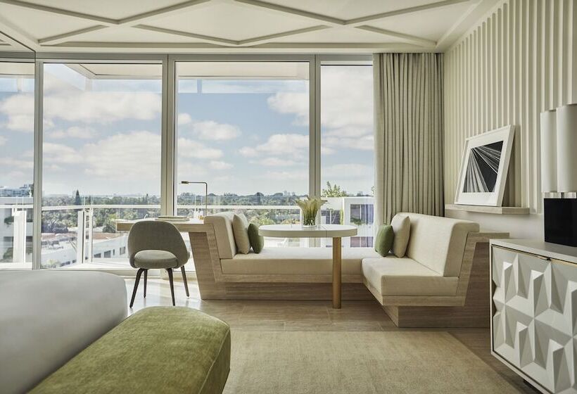 غرفة قياسية سرير كينج لذوى الإحتياجات الخاصة, Four Seasons Hotel At The Surf Club