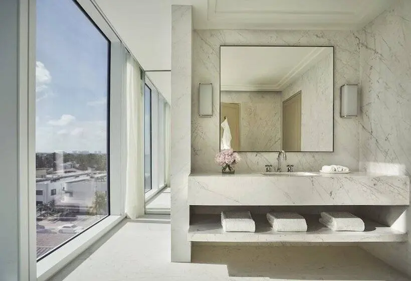 Standard-invahuone King-vuode, Four Seasons Hotel At The Surf Club