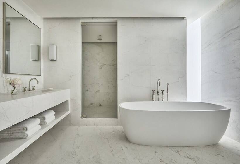 جناح ذو إطلالة, Four Seasons Hotel At The Surf Club