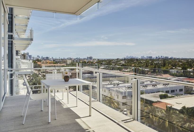 جناح لذوى الاحتياجات الخاصة, Four Seasons Hotel At The Surf Club