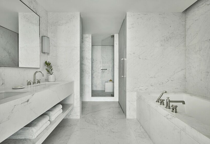 جناح مطلّ علي البحر, Four Seasons Hotel At The Surf Club