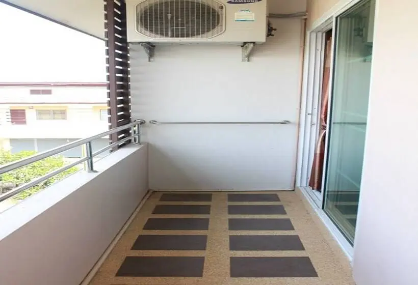 スタンダードルーム, Pornkasem House