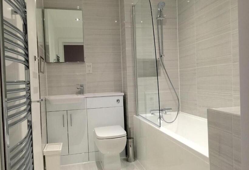 غرفة قياسية, Ilford Tower Apartments