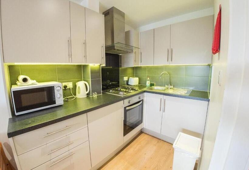 Апартаменты 1 Спальня, Ilford Tower Apartments