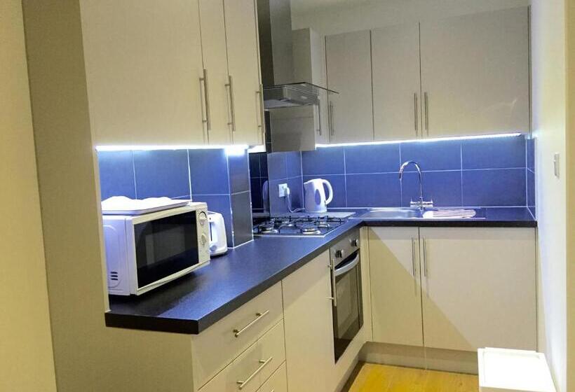 شقة غرفتين, Ilford Tower Apartments