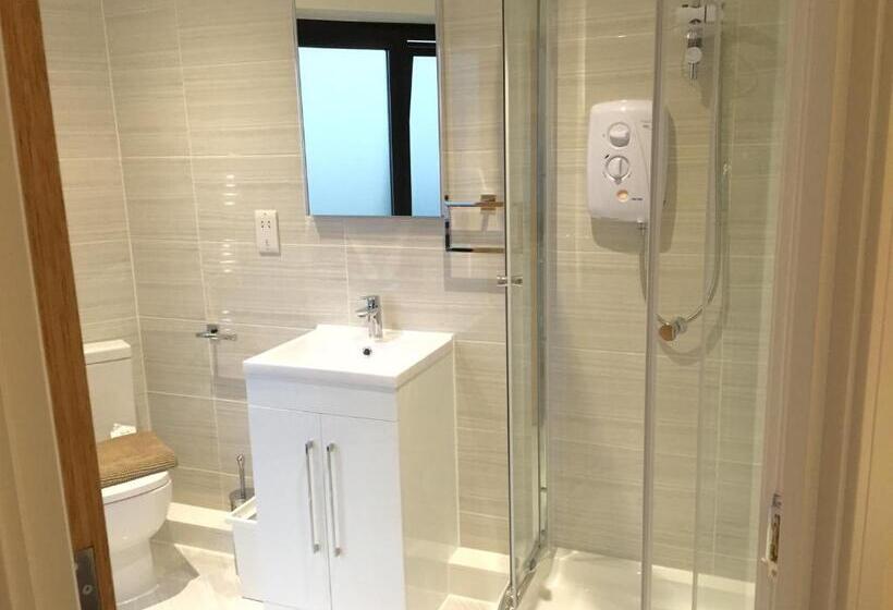 شقة غرفتين, Ilford Tower Apartments