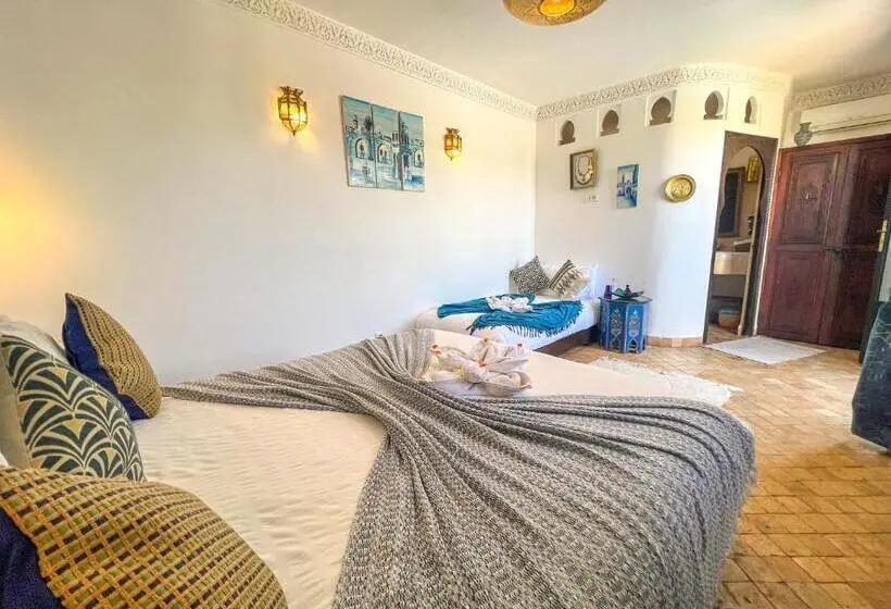 اتاق لوکس سه تخته, Riad Des Lys