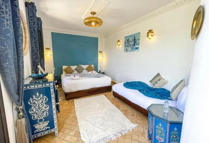 اتاق لوکس سه تخته, Riad Des Lys