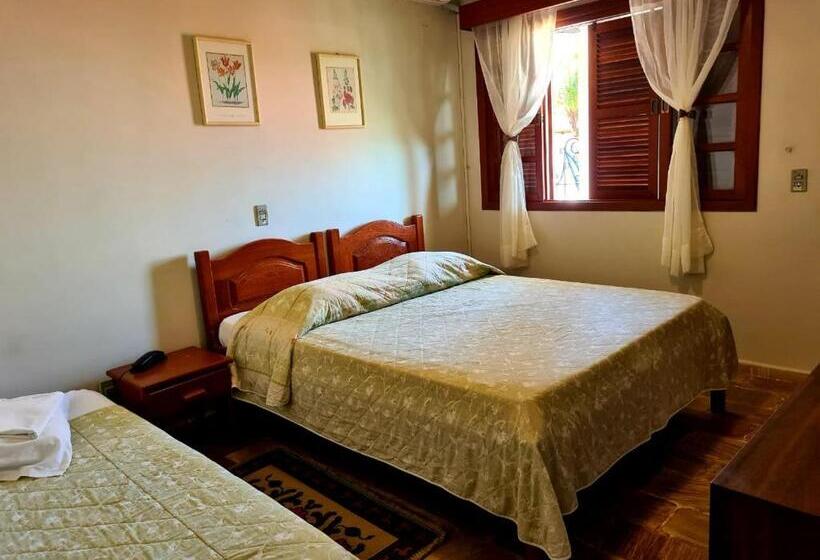 غرفة قياسية ثلاثية, Bartholo Plaza Hotel Santa Catarina