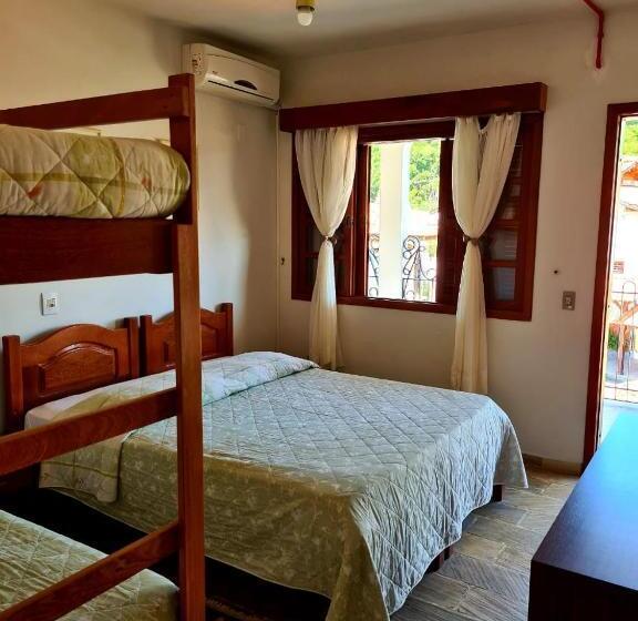 غرفة قياسية رباعية سرير بطابقين, Bartholo Plaza Hotel Santa Catarina