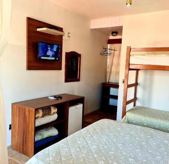 غرفة قياسية رباعية سرير بطابقين, Bartholo Plaza Hotel Santa Catarina