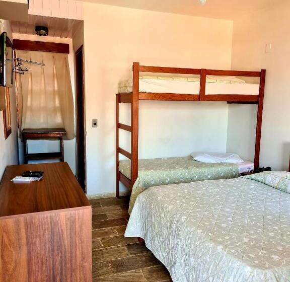 غرفة قياسية رباعية سرير بطابقين, Bartholo Plaza Hotel Santa Catarina