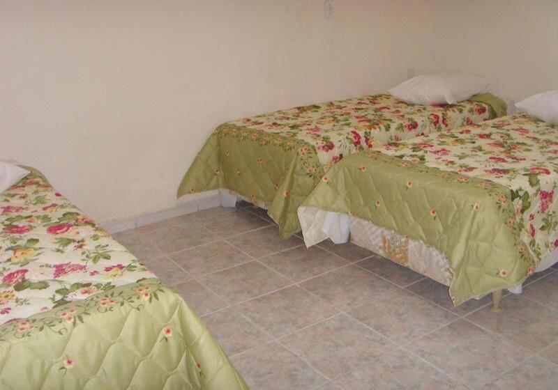 חדר סטנדרט לארבעה, Estação Da Fé